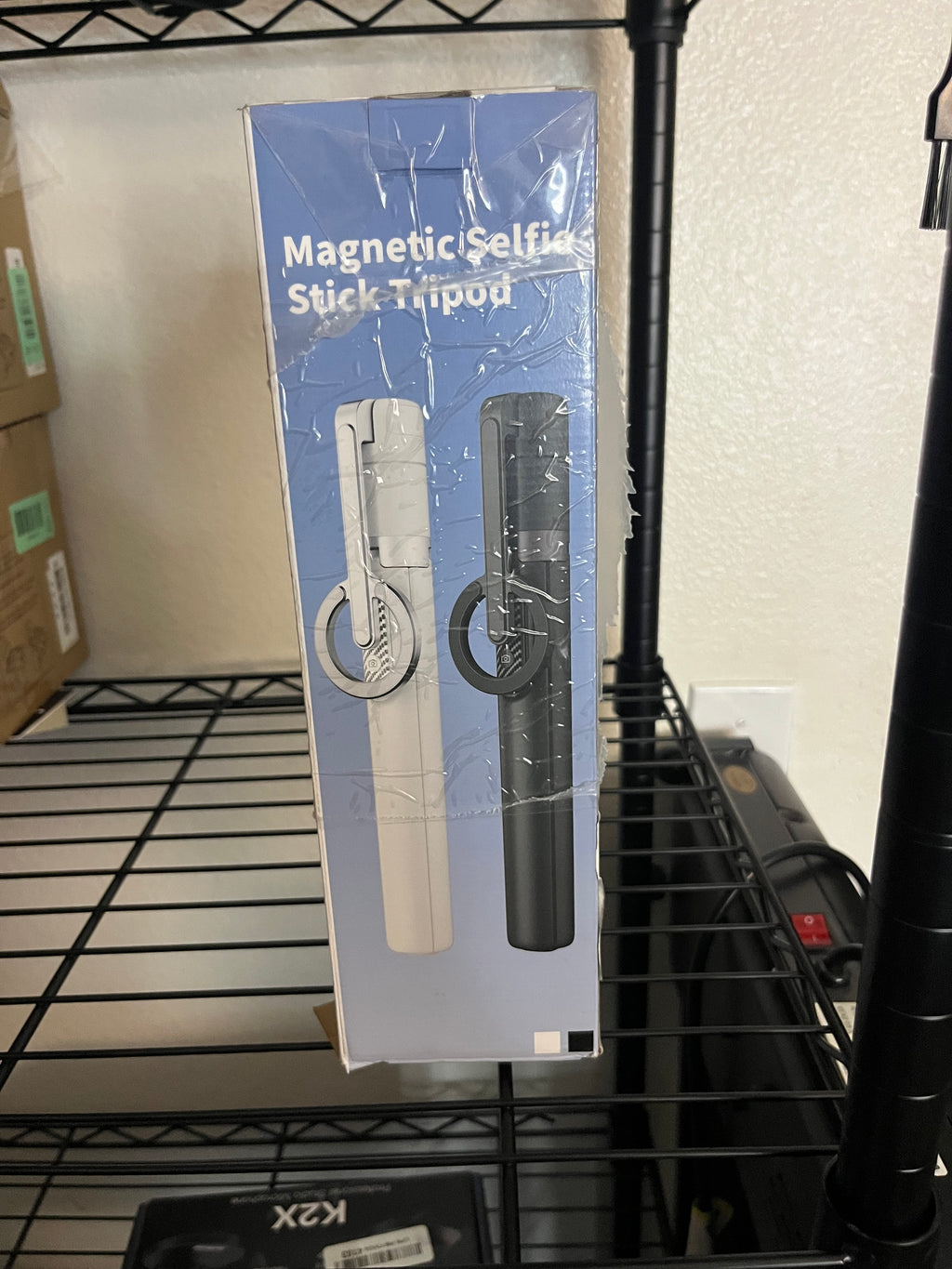 Magnetic selfie stick tripod for selfies,media