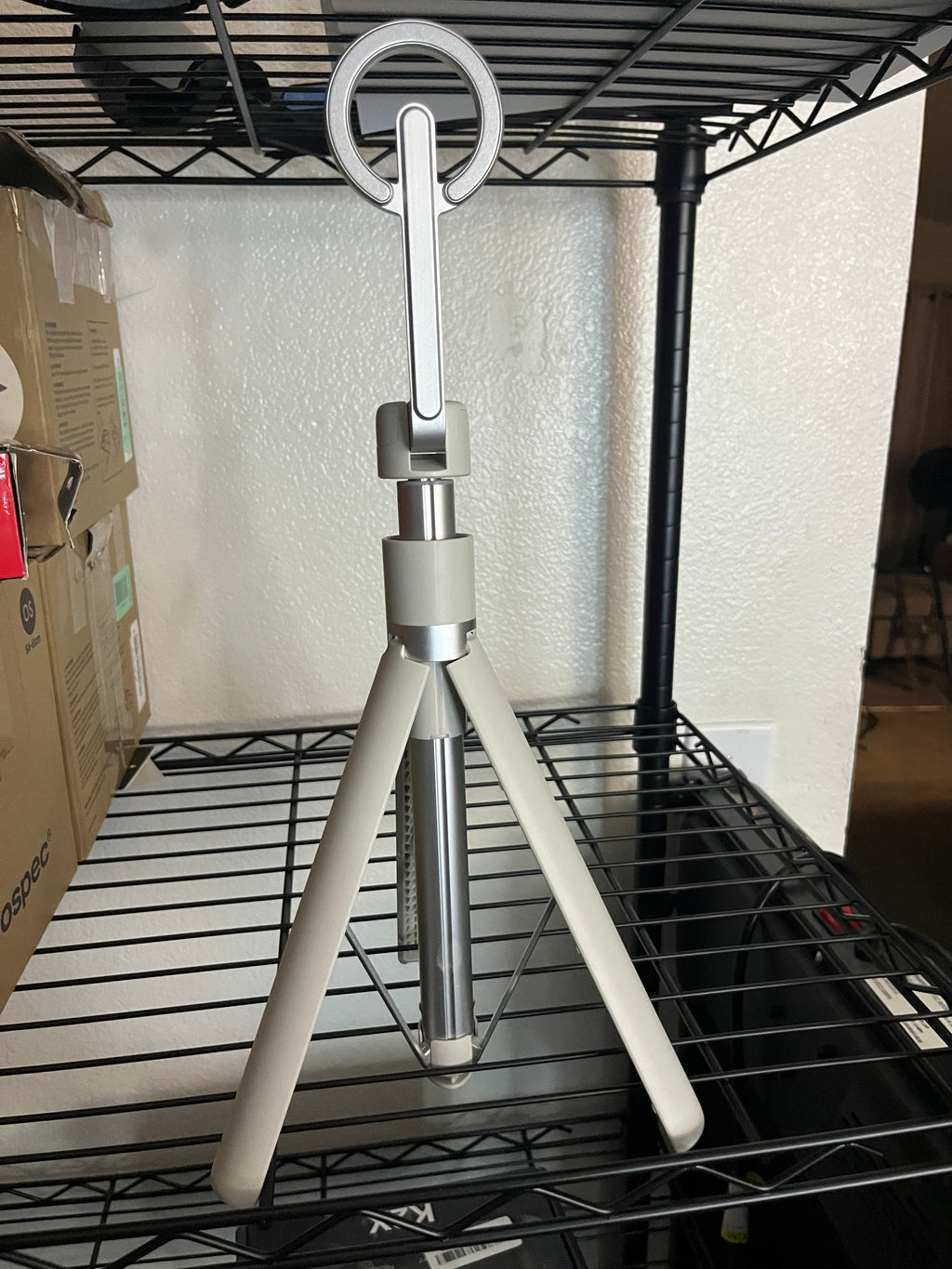 Magnetic selfie stick tripod for selfies,media