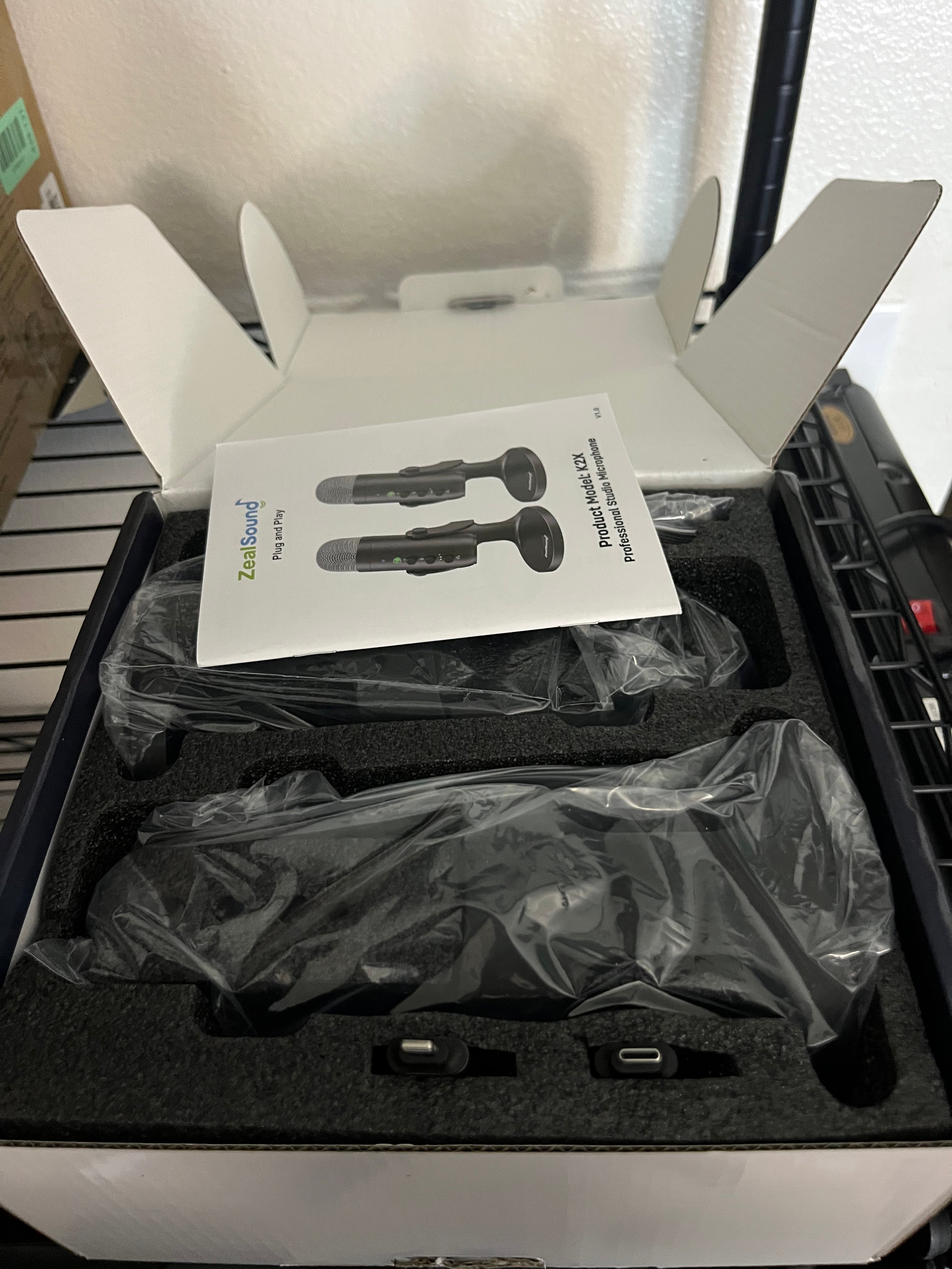 Zealsound podcast microphone bundle